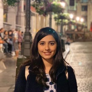 Meet your Posher, Abeera